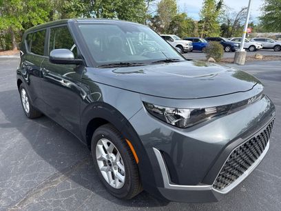New 2025 Kia Soul LX w/ LX Technology Package