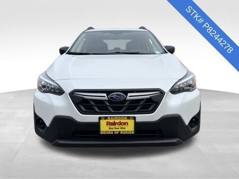 Used 2023 Subaru Crosstrek 2.0i image 2