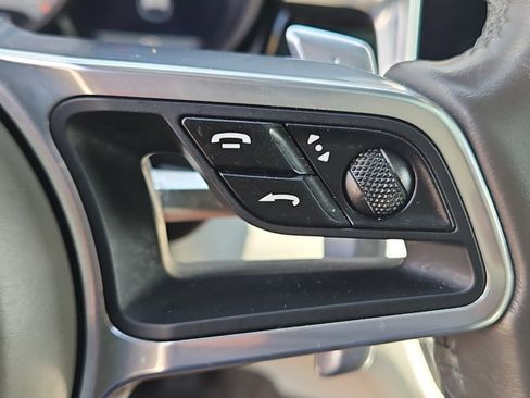 Certified 2019 Porsche Macan S AWD/4WD image 31