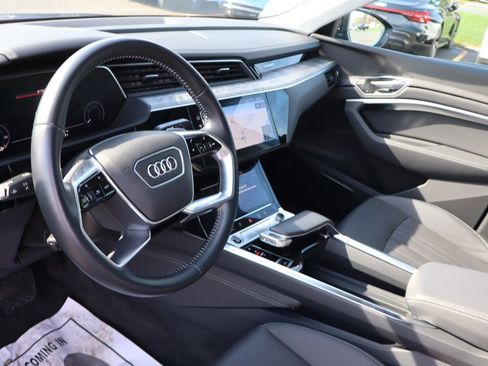 Used 2021 Audi e-tron Premium Plus w/ Premium Plus Package AWD/4WD image 9