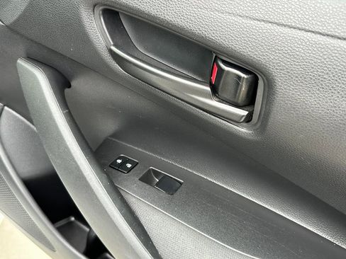Used 2022 Toyota Corolla LE image 16