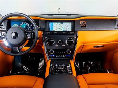 Used 2023 Rolls-Royce Cullinan image 36