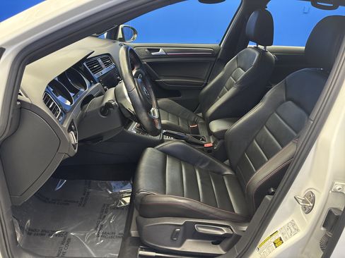 Used 2019 Volkswagen GTI SE FWD image 12