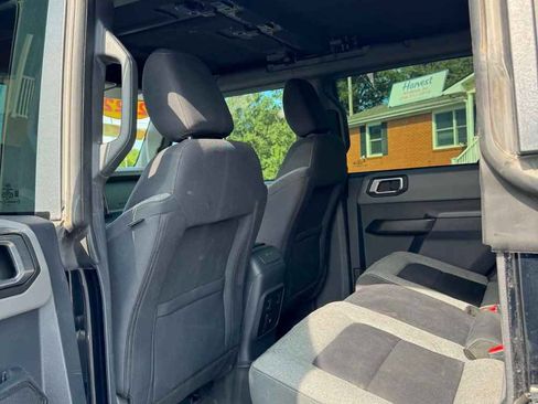 Used 2022 Ford Bronco 4-Door w/ Sasquatch Package AWD/4WD image 12