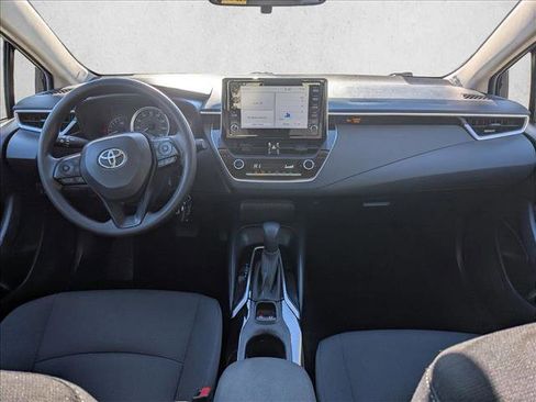 Used 2020 Toyota Corolla LE image 16
