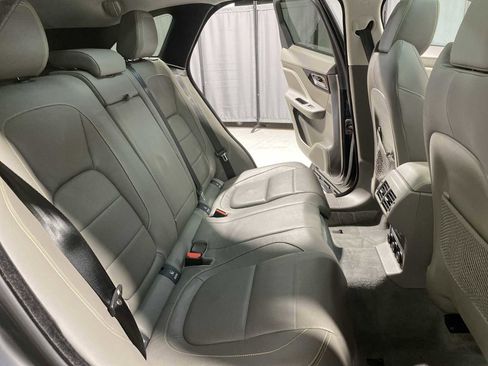 Used 2017 Jaguar F-PACE R-Sport image 13