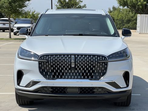 New 2025 Lincoln Aviator Reserve w/ Luxury Package image 13