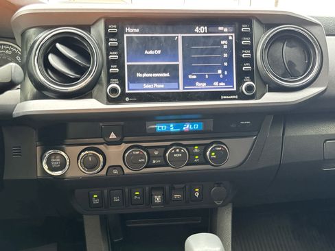 Used 2023 Toyota Tacoma TRD Off-Road AWD/4WD image 17