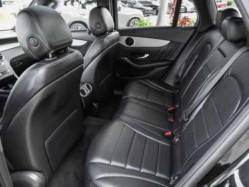 Used 2022 Mercedes-Benz GLC 300 image 35