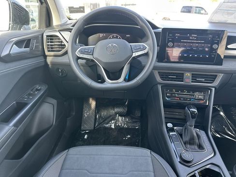 New 2026 Volkswagen Taos SE image 13
