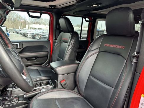 Certified 2018 Jeep Wrangler Unlimited Rubicon w/ Dual Top Group image 17