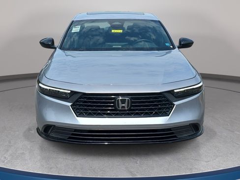 Used 2025 Honda Accord Sport image 2
