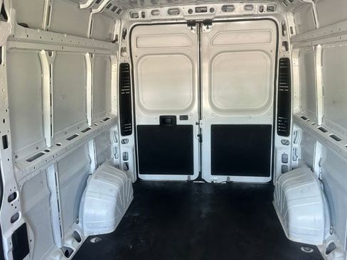 Used 2025 RAM ProMaster 2500 w/ Convenience Group FWD image 17