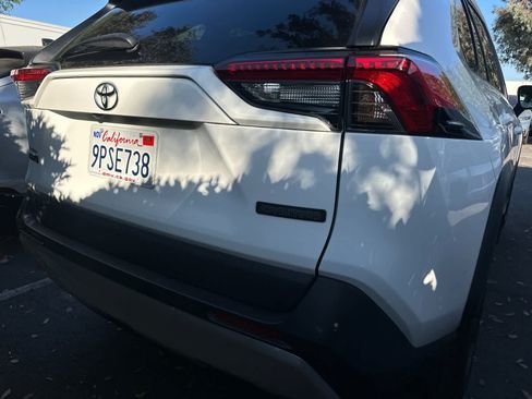 Used 2022 Toyota RAV4 Adventure w/ Convenience Package AWD/4WD image 5