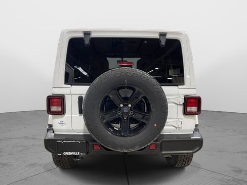 Used 2023 Jeep Wrangler Unlimited Sahara image 8