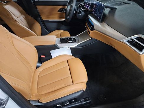 Certified 2025 BMW 330i Sedan w/ Convenience Package image 23