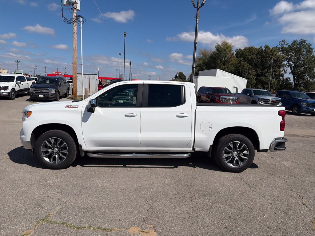 Used 2024 Chevrolet Silverado 1500 LT AWD/4WD image 3