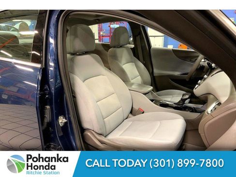 Used 2022 Chevrolet Malibu LT image 6
