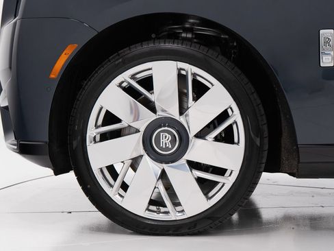 Used 2026 Rolls-Royce Cullinan AWD/4WD image 50