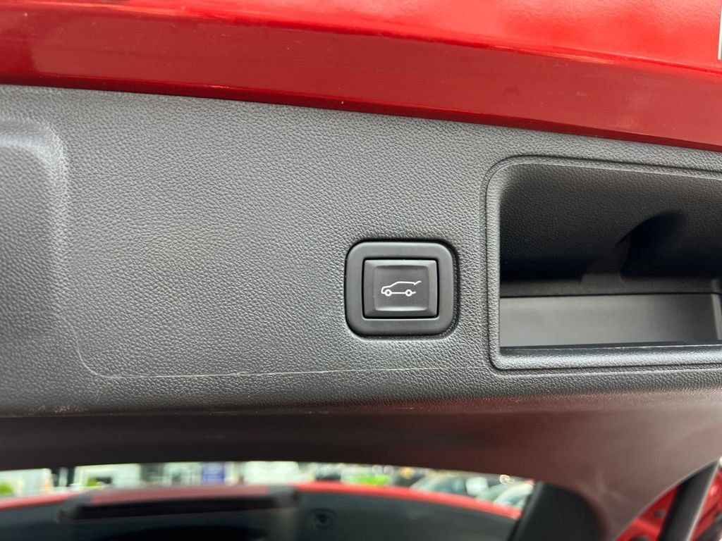 Used 2023 GMC Terrain AT4 AWD/4WD image 25
