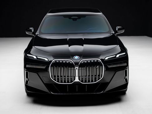 Used 2024 BMW i7 eDrive50 w/ M Sport Package image 6