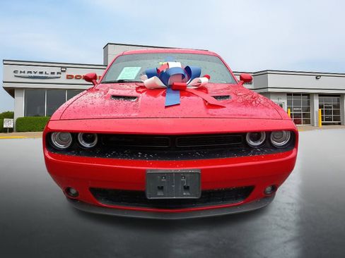 Used 2021 Dodge Challenger SXT w/ Blacktop Package image 8
