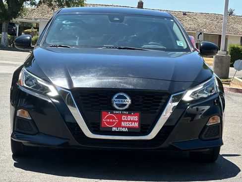 Used 2022 Nissan Altima 2.5 SV FWD image 11