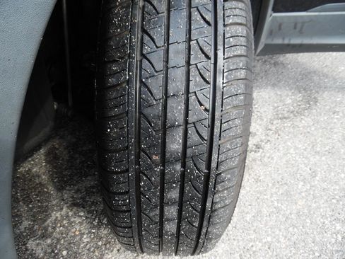 Used 2019 Volkswagen Tiguan S image 21