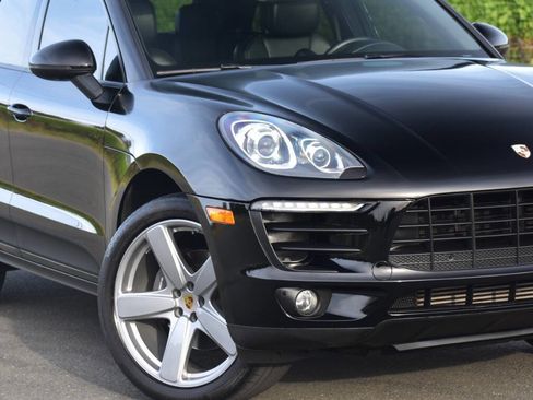Used 2017 Porsche Macan AWD/4WD image 19