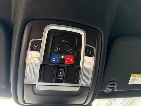 Used 2021 RAM 1500 Laramie AWD/4WD image 33