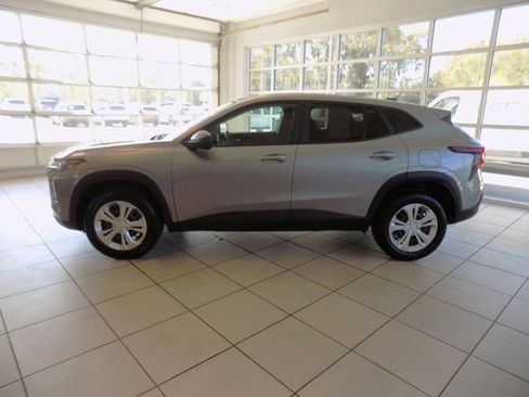 Used 2024 Chevrolet Trax LS image 4