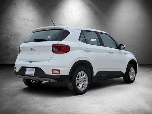 New 2026 Hyundai Venue SE image 3