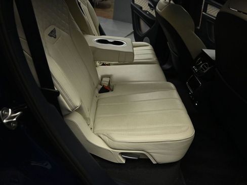 Used 2021 Bentley Bentayga image 25