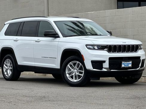 Used 2024 Jeep Grand Cherokee L Laredo RWD image 2