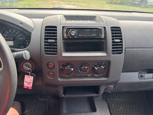 Used 2009 Nissan Frontier XE RWD image 14