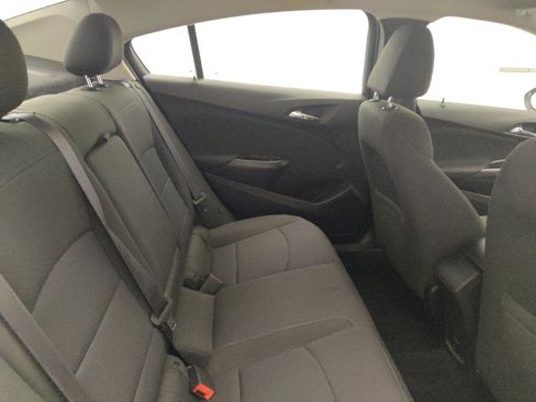Used 2017 Chevrolet Cruze LT FWD image 19