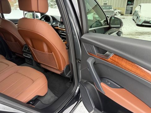 Used 2023 Audi Q5 2.0T Premium w/ Convenience Package image 14