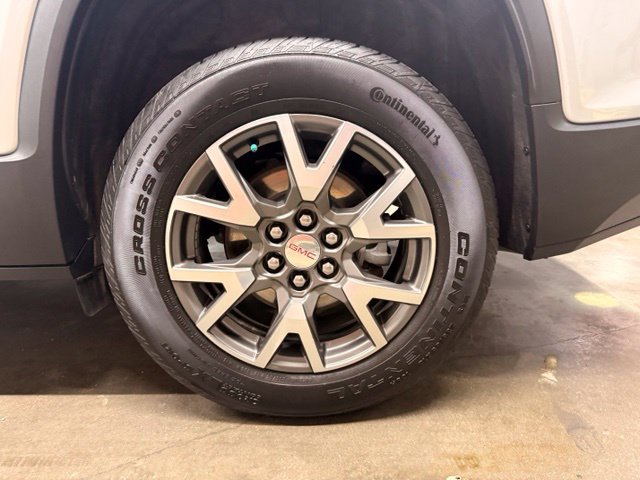 Used 2020 GMC Acadia SLE w/ Driver Convenience Package FWD image 6