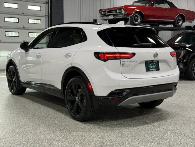 Certified 2022 Buick Envision Essence w/ Technology Package II AWD/4WD image 3
