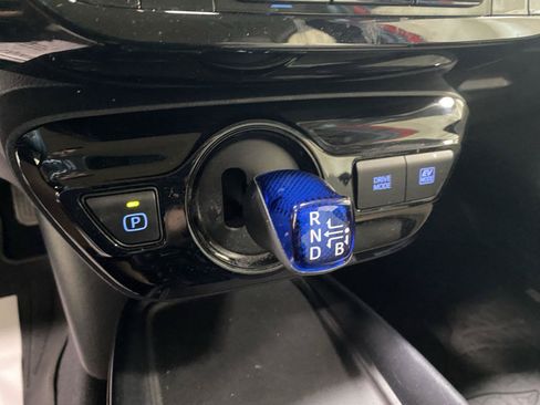 Used 2020 Toyota Prius LE AWD/4WD image 16