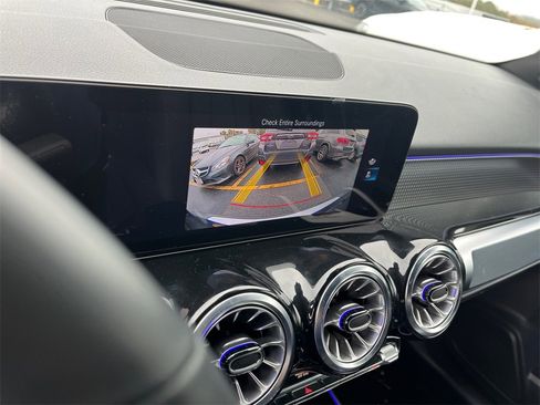 Certified 2022 Mercedes-Benz GLB 250 GLB 250 w/ Premium Package Lite image 24