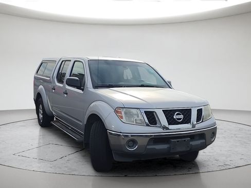 Used 2010 Nissan Frontier SE w/ Moonroof Pkg AWD/4WD image 3