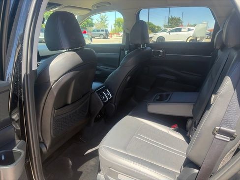 Used 2024 Kia Sorento S FWD image 23