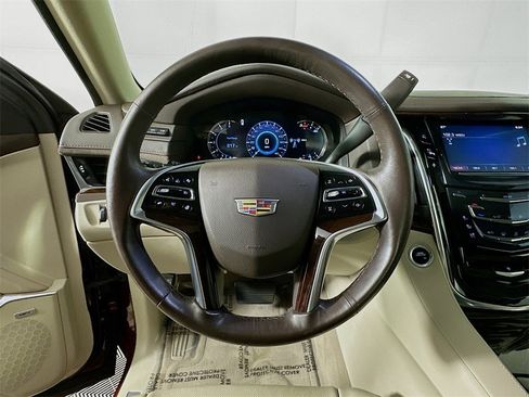 Used 2016 Cadillac Escalade Luxury image 13