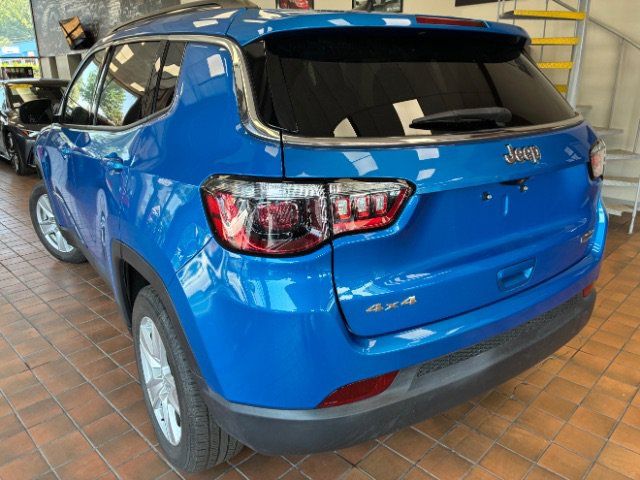 Used 2022 Jeep Compass Latitude w/ Convenience Group AWD/4WD image 5