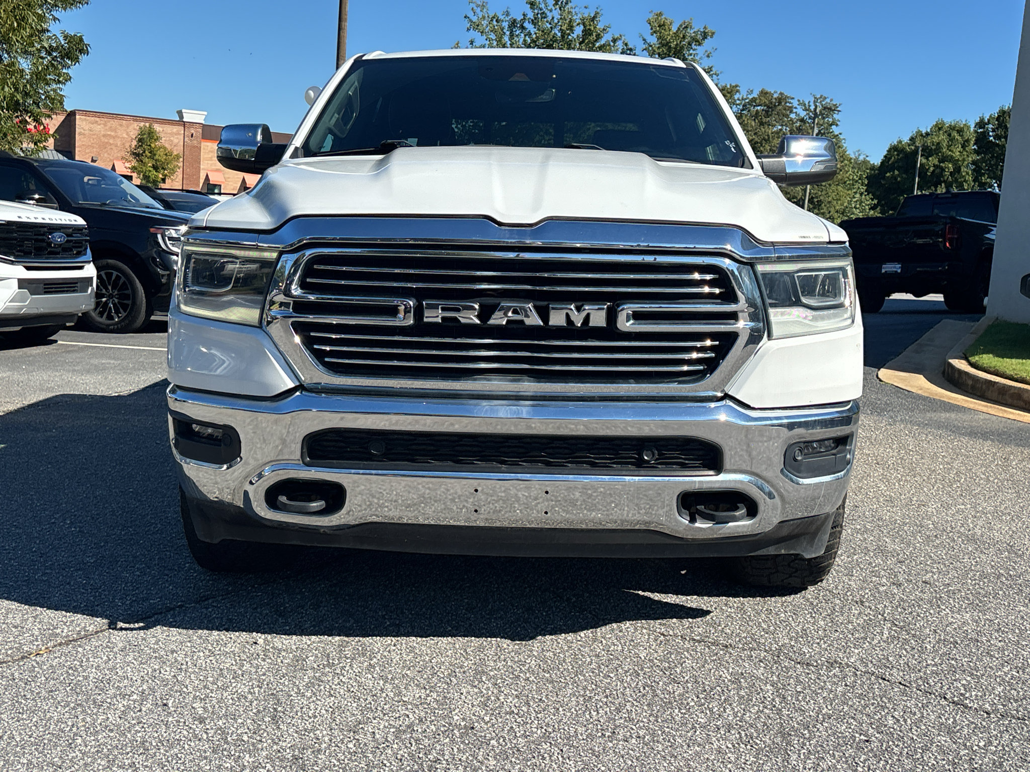 Used 2023 RAM 1500 Laramie AWD/4WD image 2