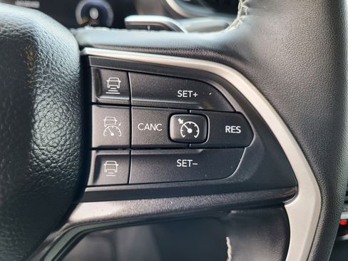 Used 2022 Jeep Grand Cherokee L Laredo image 20