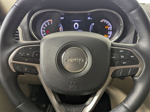 Used 2019 Jeep Grand Cherokee Limited w/ Luxury Group II image 17