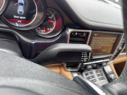 Used 2013 Porsche Panamera 4 Platinum Edition image 32
