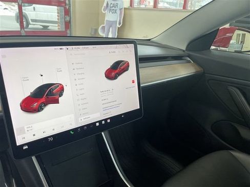 Used 2018 Tesla Model 3 Long Range image 11